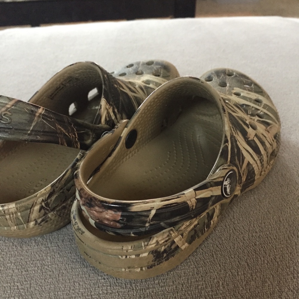 💢SOLD💢Kids Crocs in camouflage - Picture 5 of 8